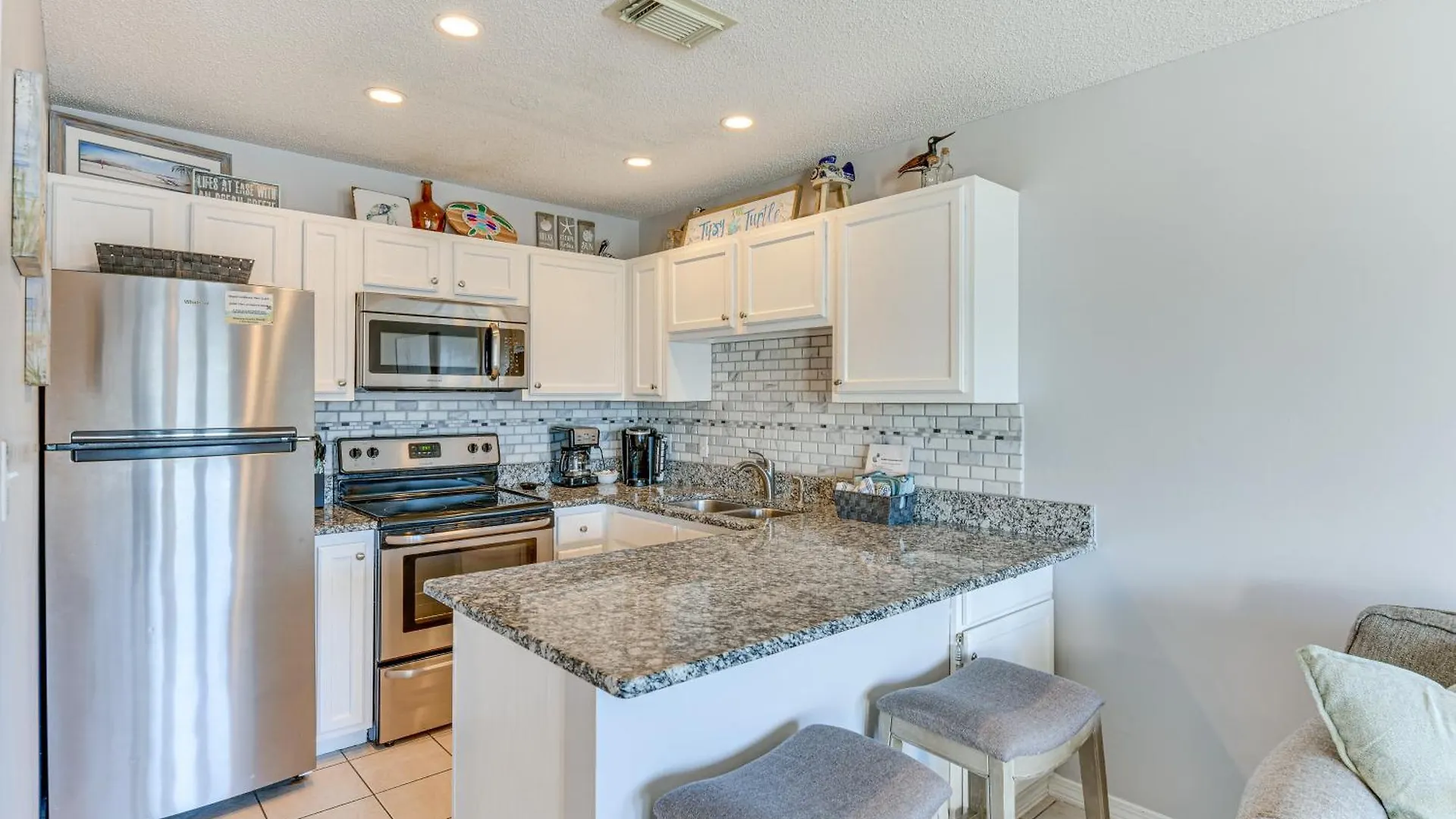 Apartment Lovely Destin Condo With Pool Access Walk To Beach!