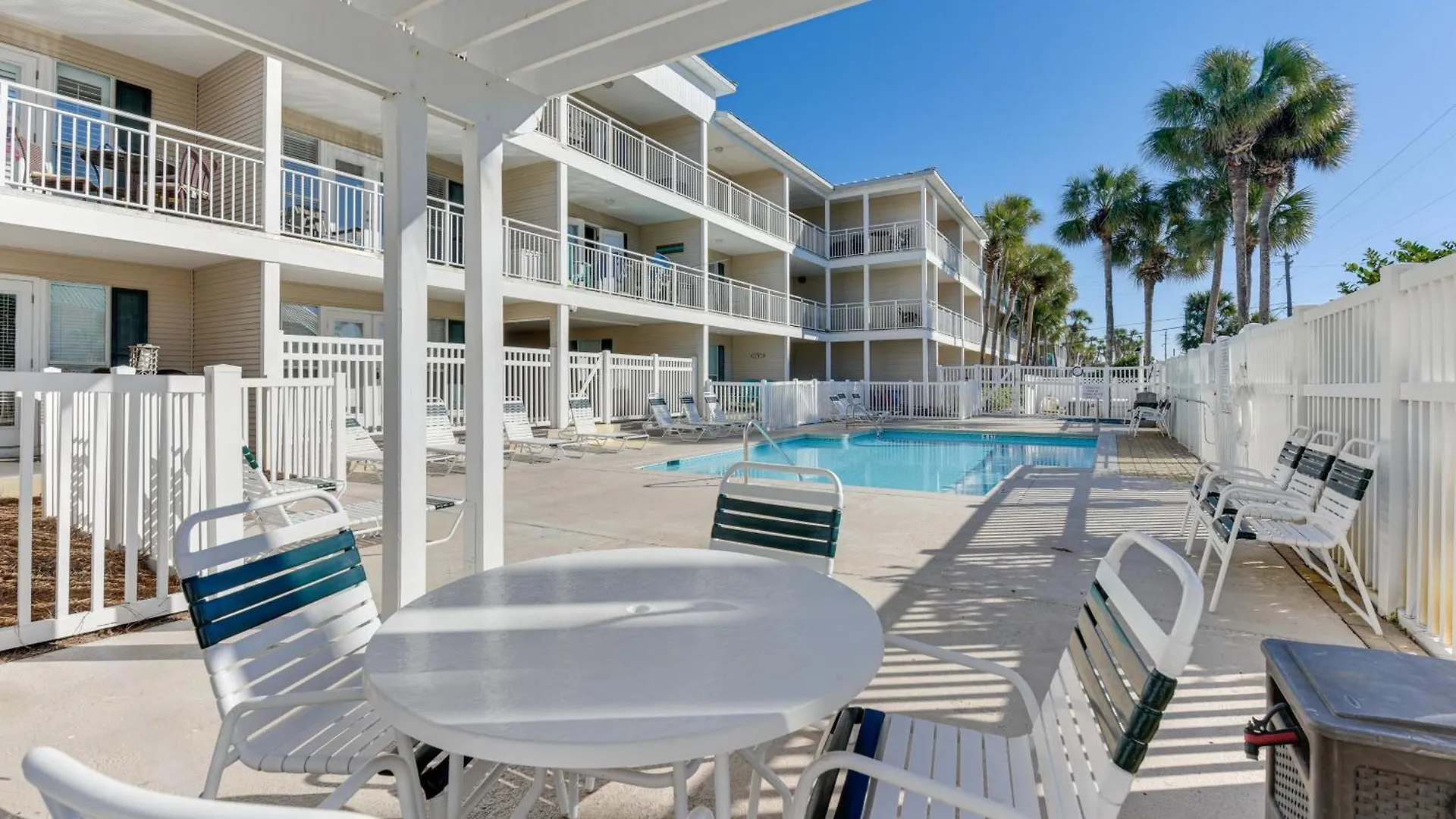 Lovely Destin Condo With Pool Access Walk To Beach! 0*,  United States