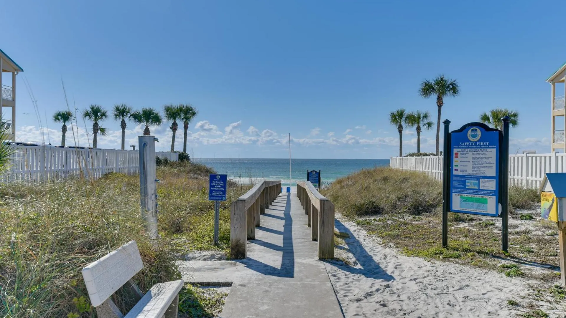 Lovely Destin Condo With Pool Access Walk To Beach!