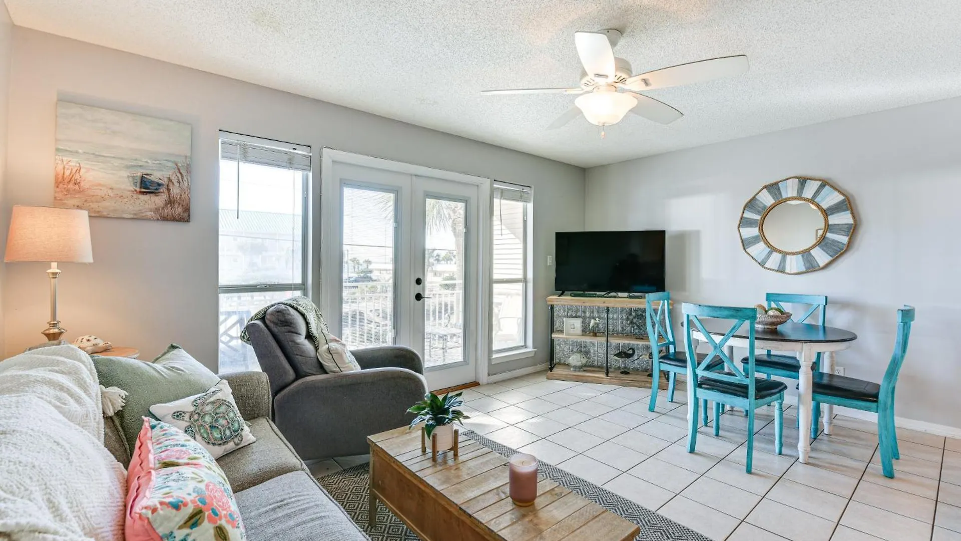 Lovely Destin Condo With Pool Access Walk To Beach! Apartment