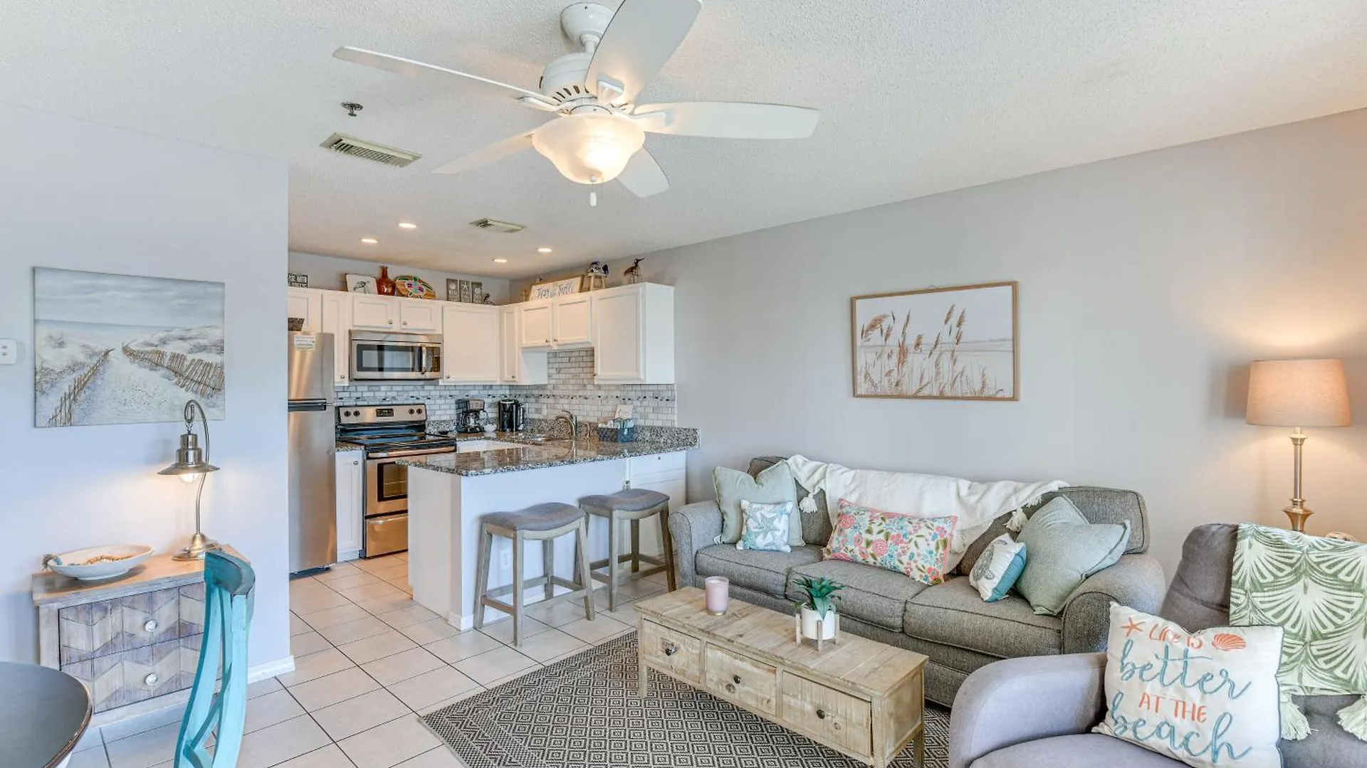 Lovely Destin Condo With Pool Access Walk To Beach!
